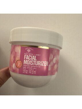 Bolero Rose water + Honey Facial Moisturizer hydration soft skin New OC28